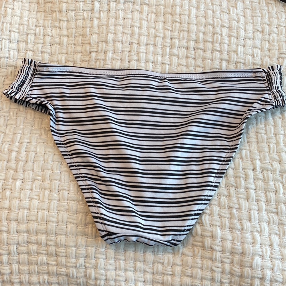 Mossimo Bathing Suit - Picture 5 of 6